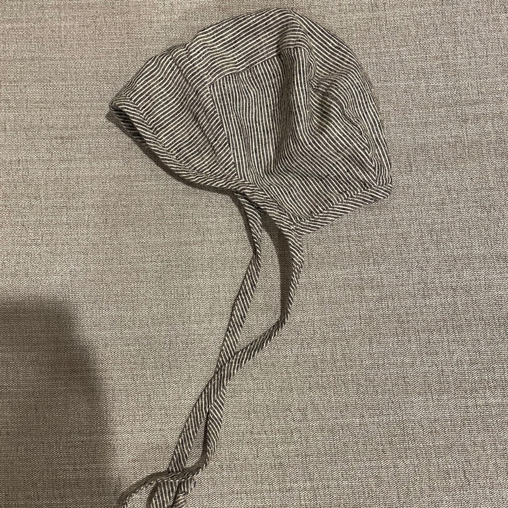 Briar baby striped bonnet